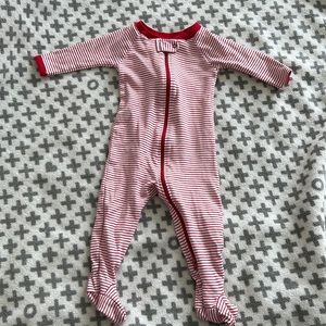 Like new Lake baby pjs